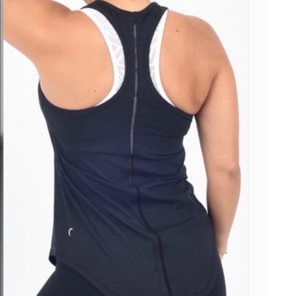 ZYIA Black effortless tank - long Size Lg NWT - Picture 2 of 4